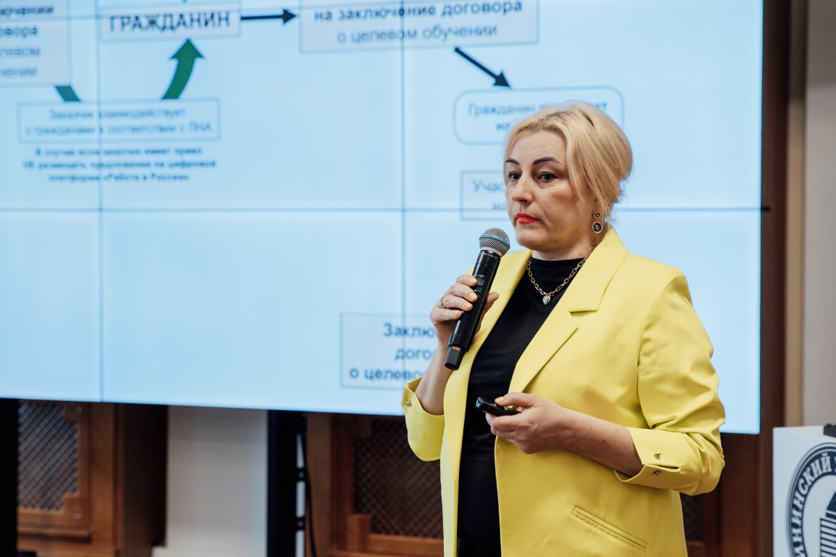 Мининский университет рассказал директорам школ, как закрыть дефицит в учителях Мининский университет рассказал директорам школ, как закрыть дефицит в учителях