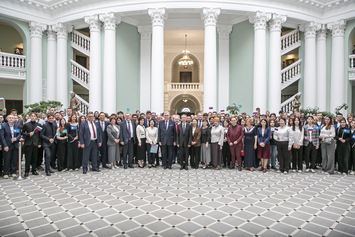 Сергей Кравцов приветствовал участников телемоста «80 лет со дня окончания Второй мировой войны» Сергей Кравцов приветствовал участников телемоста «80 лет со дня окончания Второй мировой войны»