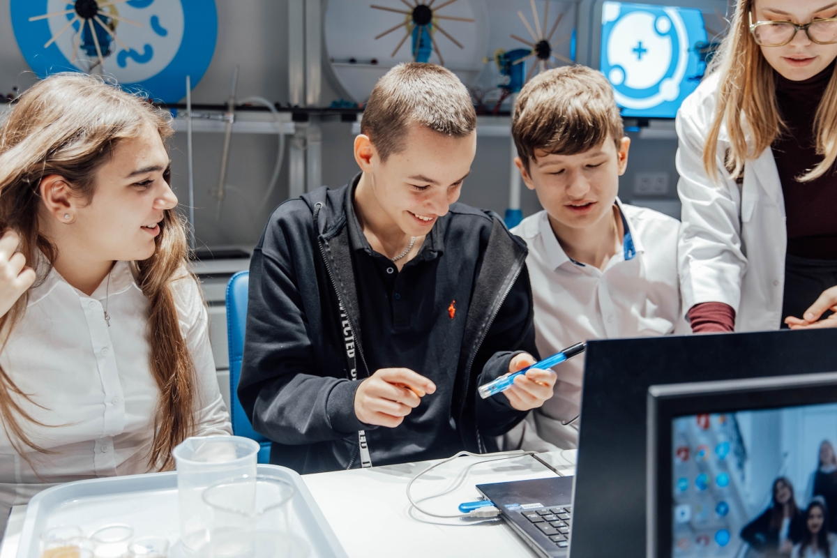 Мининский университет открывает мир профессиональных возможностей!  Мининский университет открывает мир профессиональных возможностей!