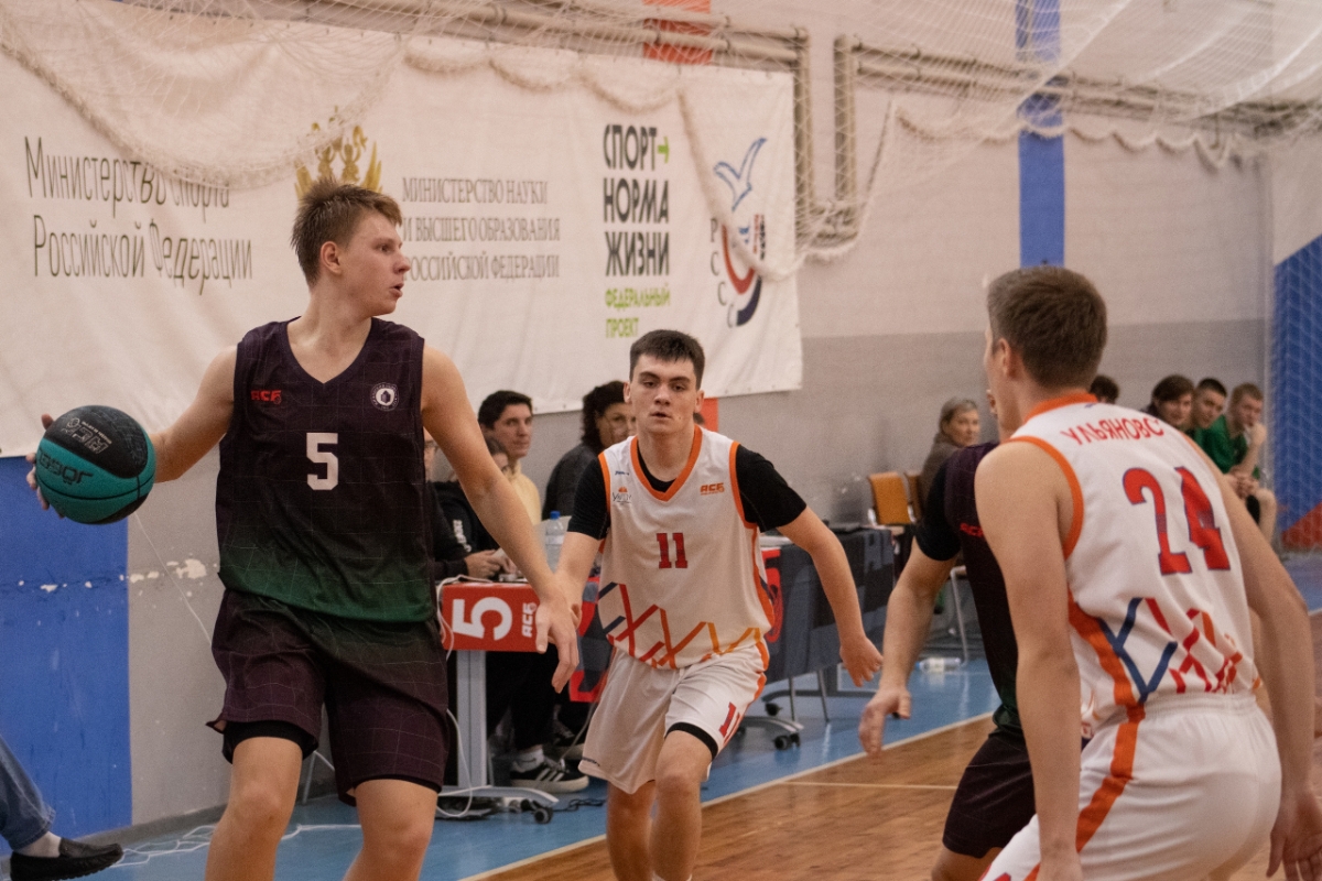 Сборная Мининского по баскетболу отлично стартовала в Чемпионате Ассоциации студенческого баскетбола Сборная Мининского по баскетболу отлично стартовала в Чемпионате Ассоциации студенческого баскетбола