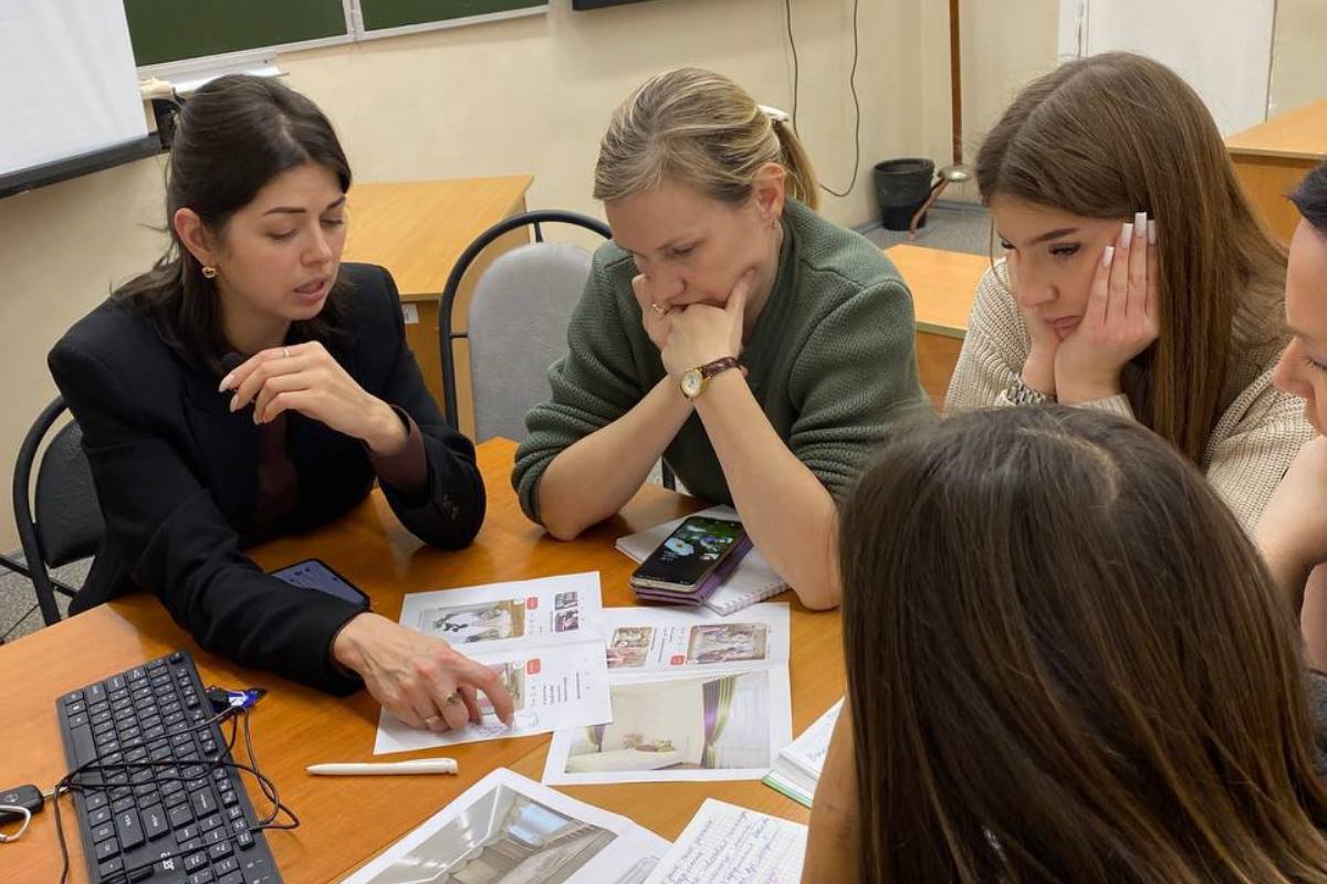 В Мининском университете успешно реализуется программа дополнительного образования «Событийный дизайн: от идеи до реализации» В Мининском университете успешно реализуется программа дополнительного образования «Событийный дизайн: от идеи до реализации»