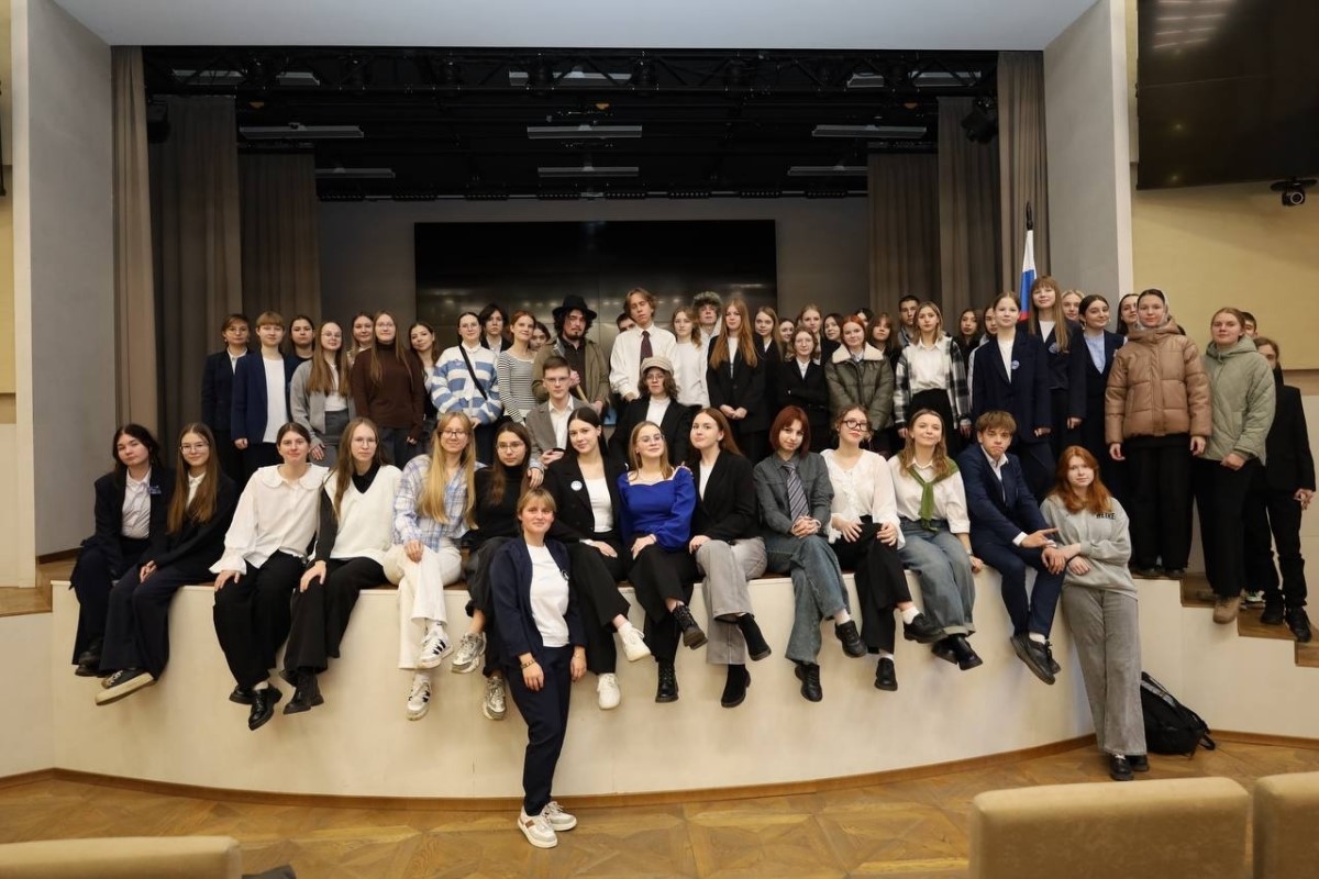 На факультете гуманитарных наук провели литературную встречу для нижегородских школьников На факультете гуманитарных наук провели литературную встречу для нижегородских школьников