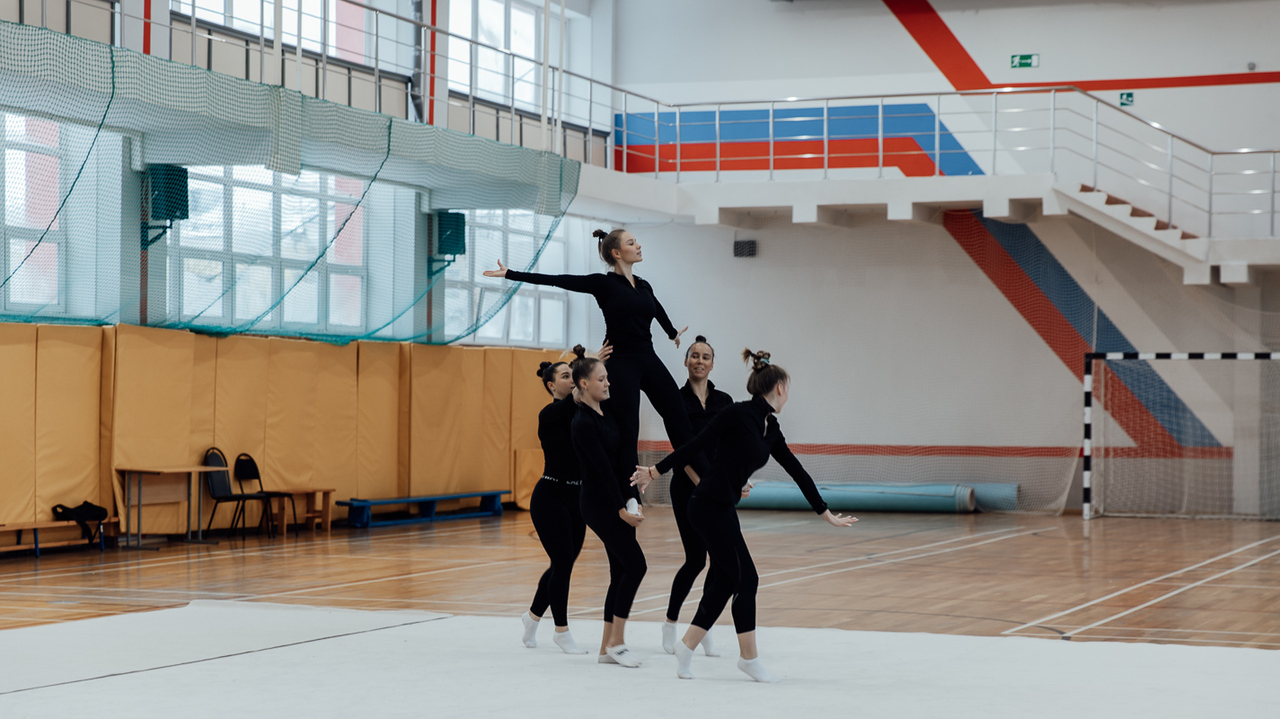 «Новогодние веселые старты» прошли в университете с настроением!