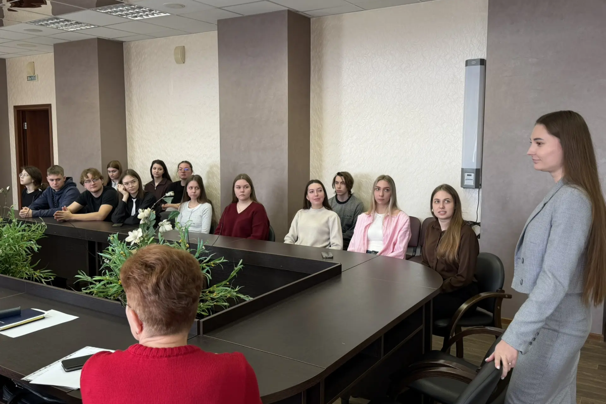 Экономисты Мининского университета обсудили с бизнесом ESG-стратегии и гранты для студентов