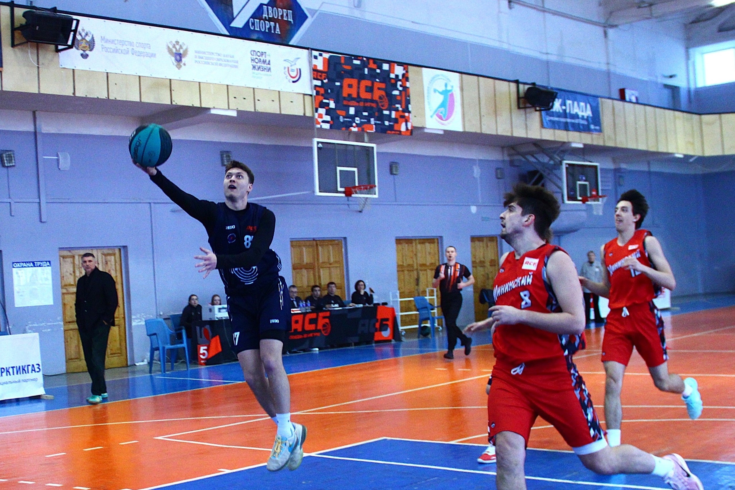 Мужская сборная по баскетболу Мининского университета взяла серебро в высшем дивизионе АСБ «Поволжье-Урал» 