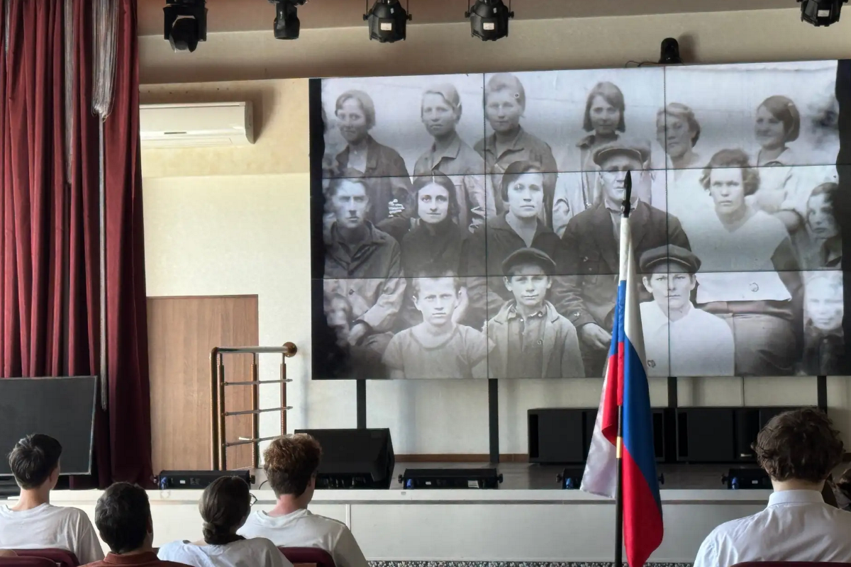 Студенты Мининского университета вместе посмотрели фильм «Учителя Победы» Студенты Мининского университета вместе посмотрели фильм «Учителя Победы»