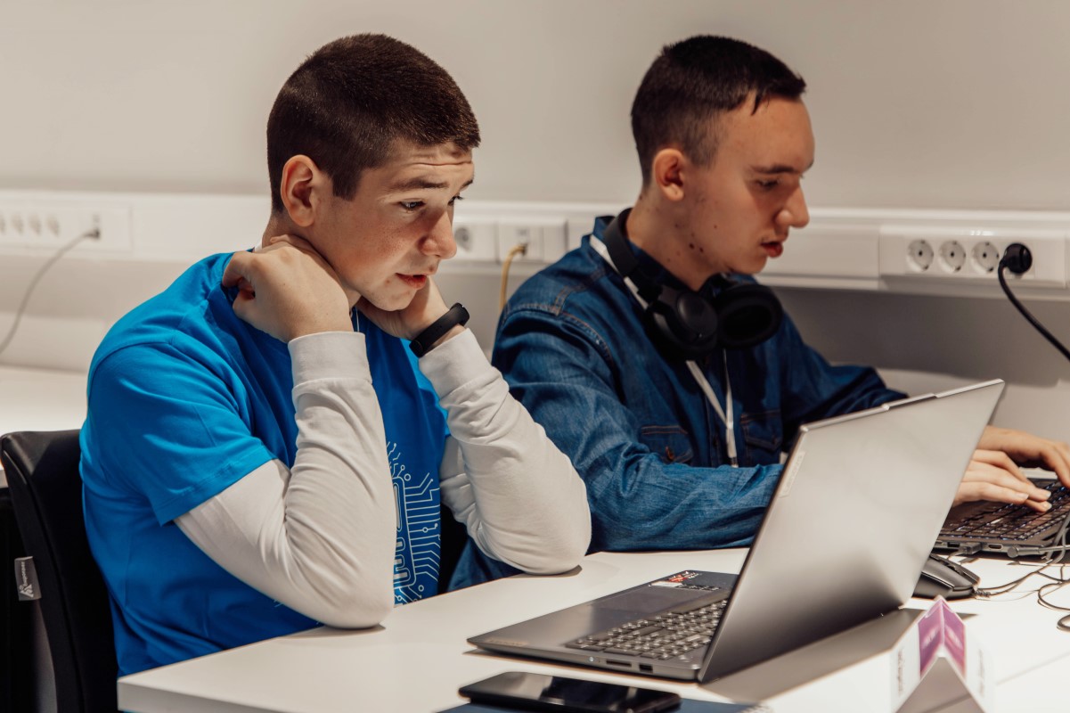 Нижегородские школьники смогут стать DevOps-инженерами без ЕГЭ Нижегородские школьники смогут стать DevOps-инженерами без ЕГЭ