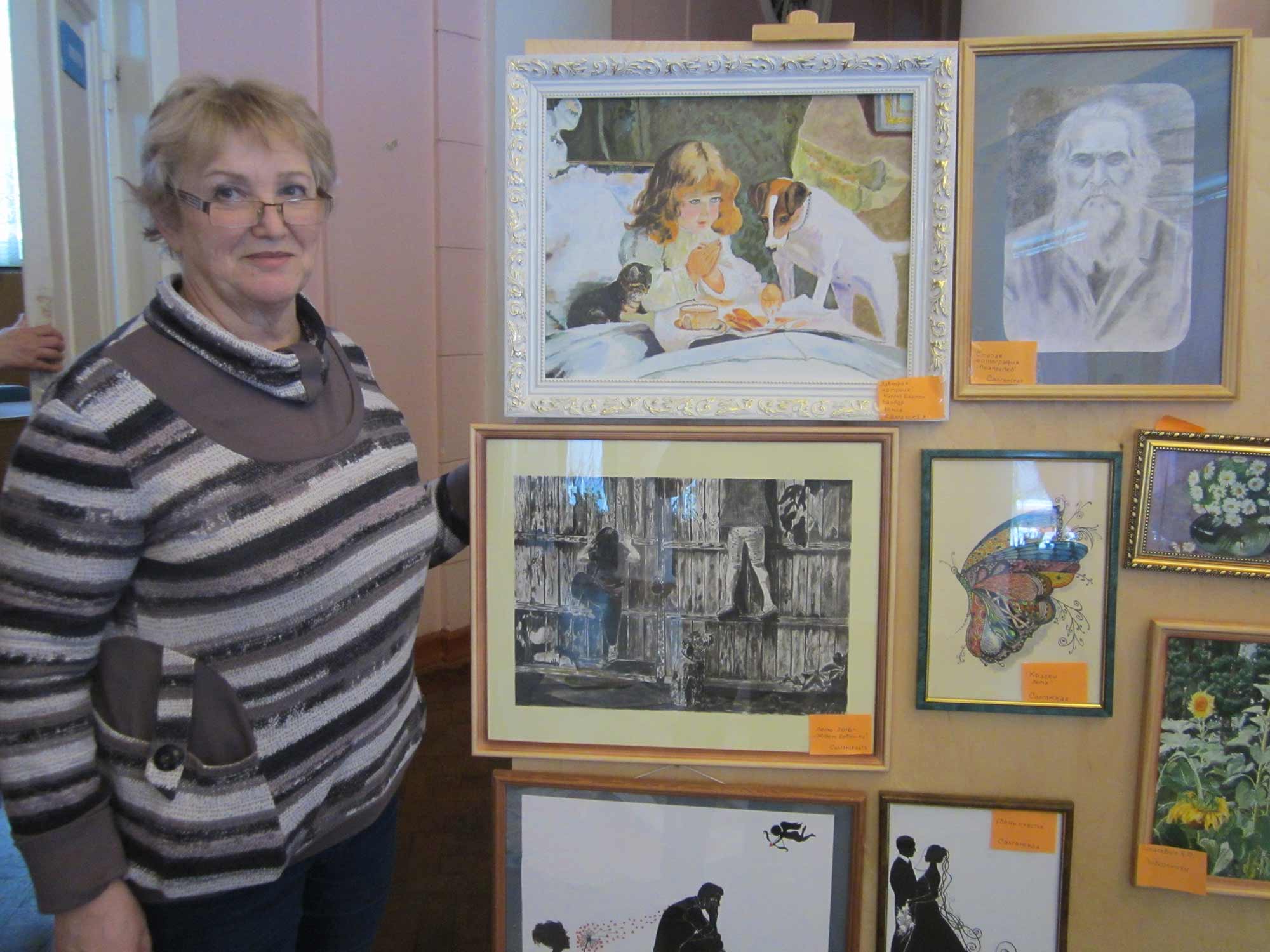 Преподаватель Мининского университета организовала выставку картин в автозаводском Доме ветеранов
