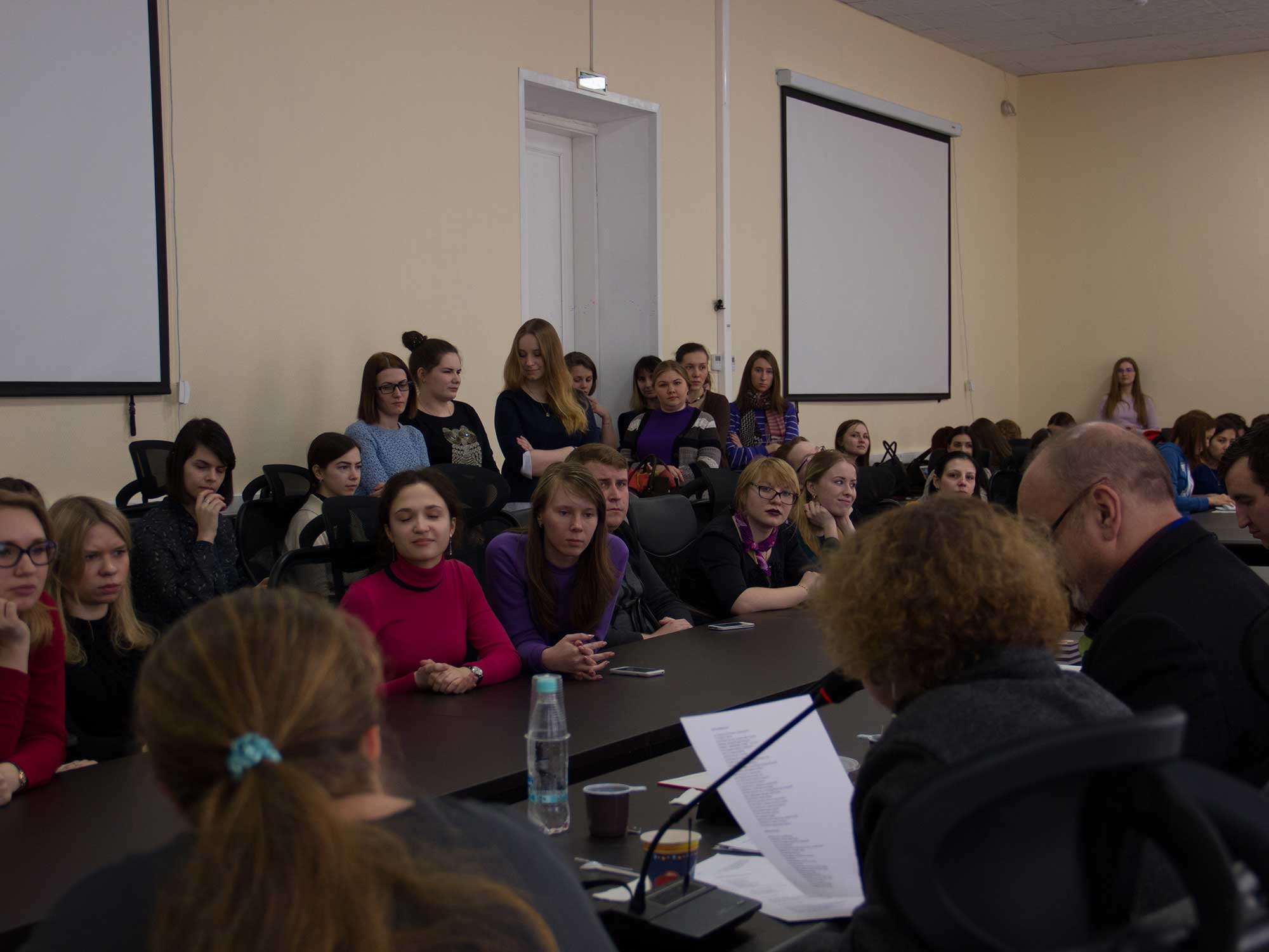 Творческие встречи студентов ФГН с российскими и зарубежными писателями прошли в Мининском университете