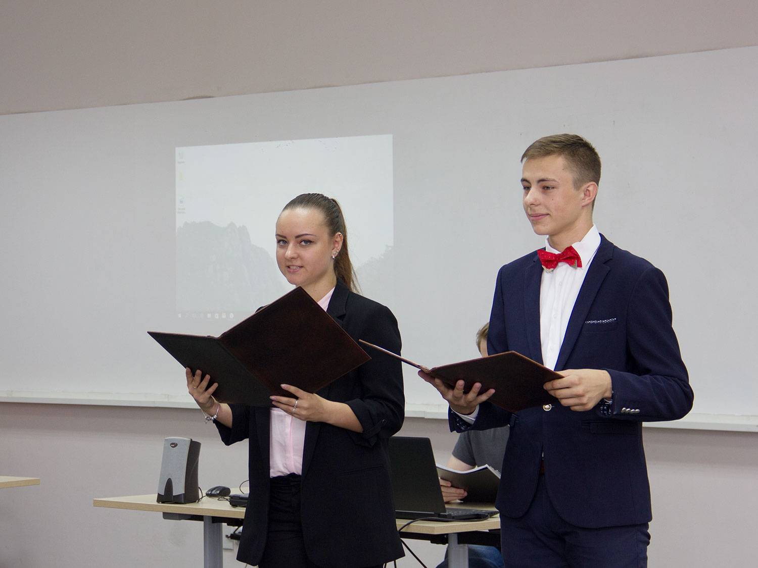Летняя школа языка и культуры России проходит в университете