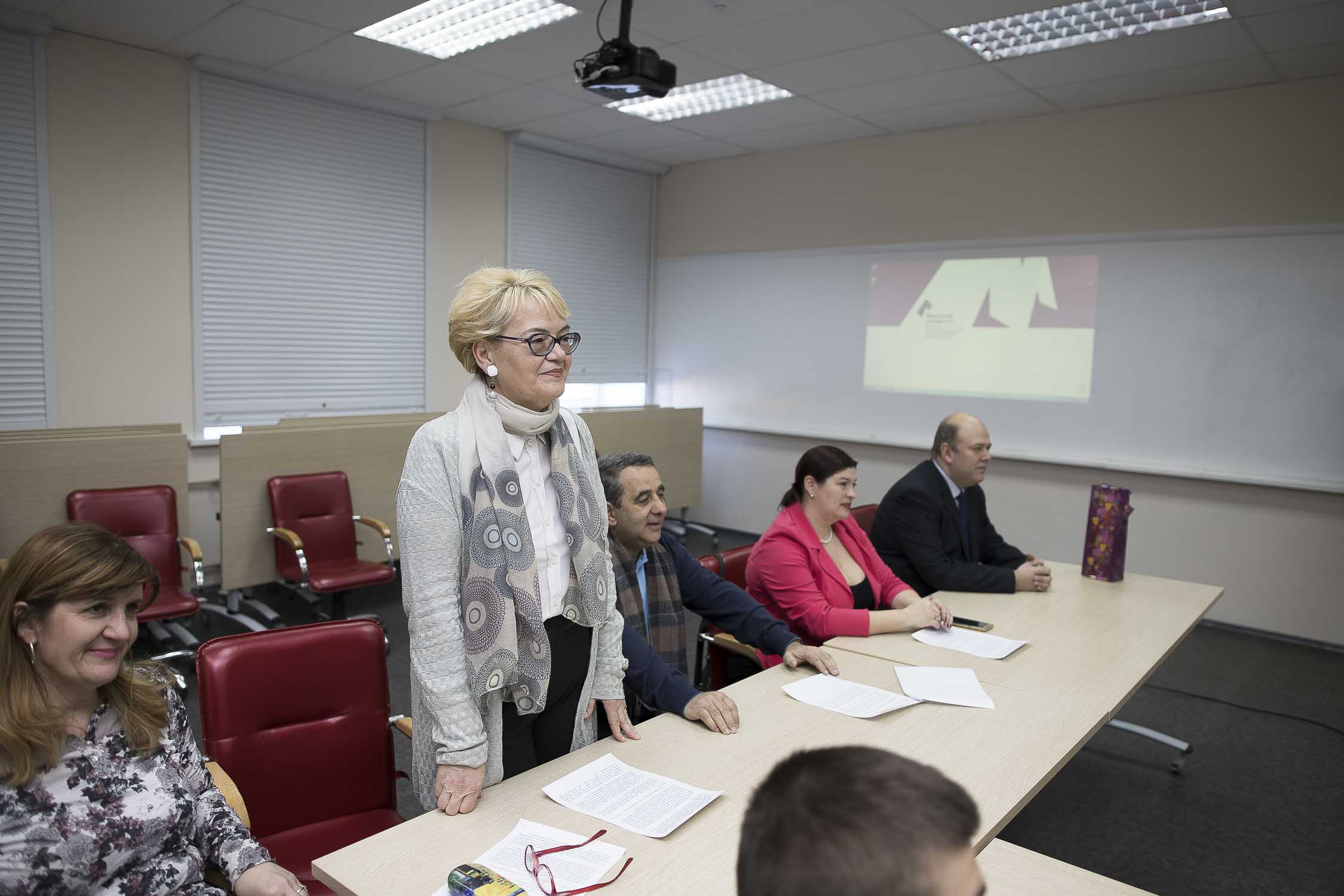 Школьники из Сербии посетили Мининский университет