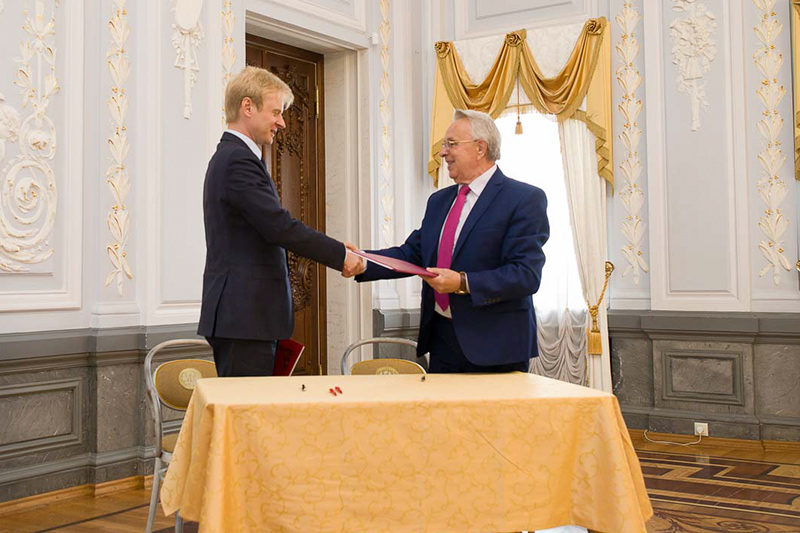Мининский университет и Фонд развития НХП подписали соглашение о сотрудничестве 