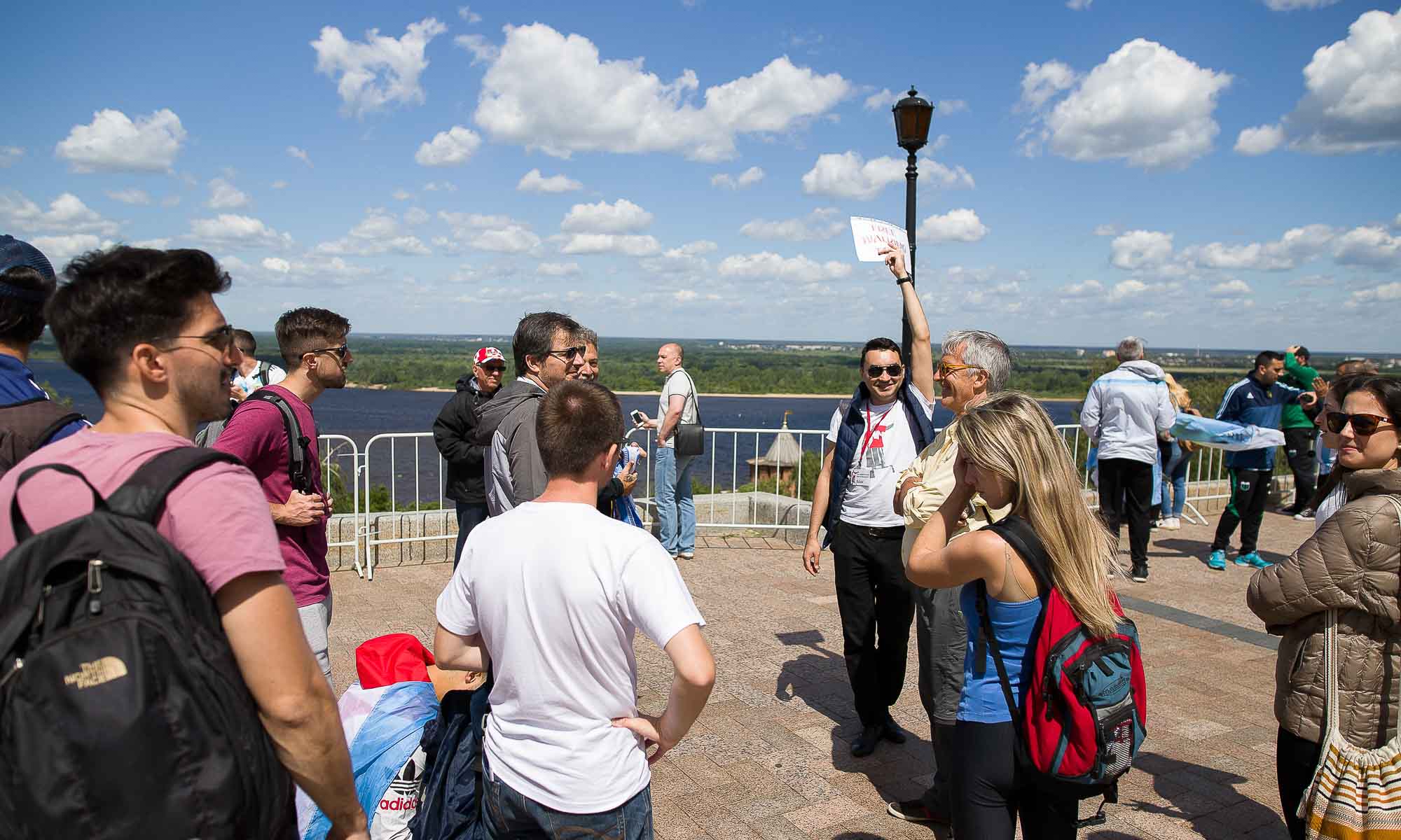 Студенты Мининского университета за 20 дней Чемпионата мира по футболу провели бесплатные экскурсии для более 200 иностранных гостей