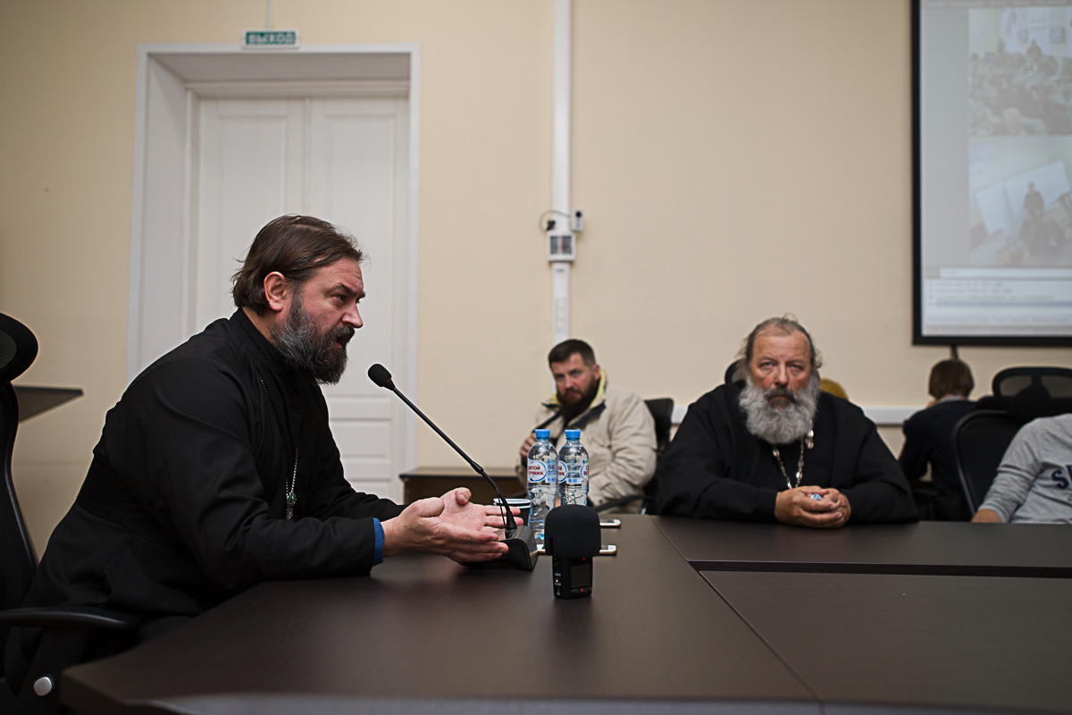 В Мининском университете прошла лекция священника, протоиерея Андрея Ткачева  - НГПУ им. К. Минина