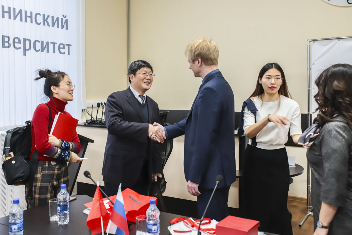 Мининский университет посетила делегация представителей вузов провинции Аньхой из Китая