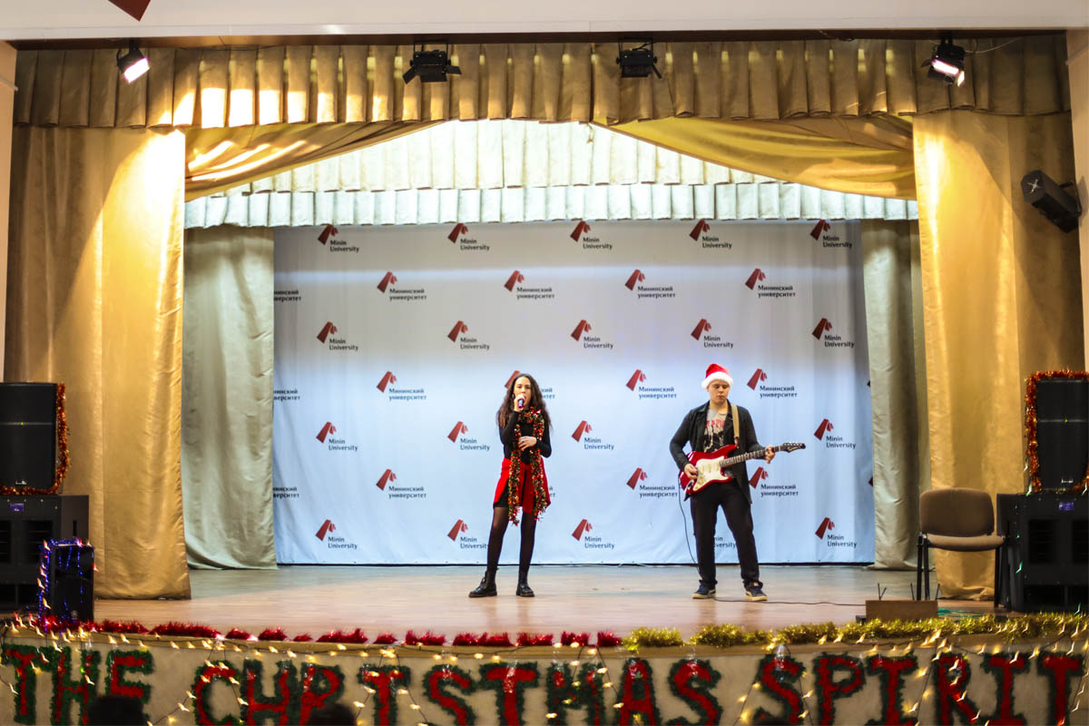 25 декабря прошёл традиционный рождественский спектакль «The Christmas Spirit»