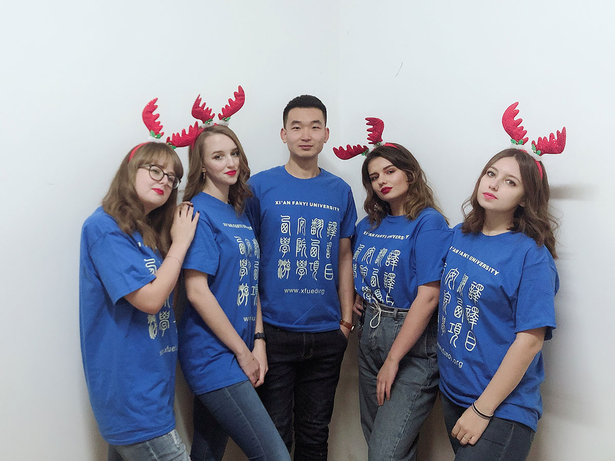 Студенты Мининского провели семестр в Сианьском университете перевода