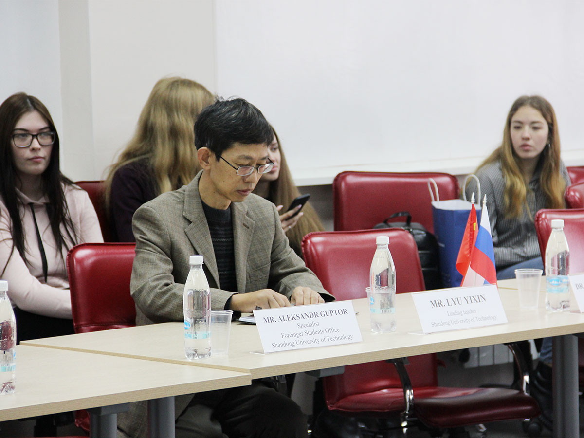 Мининский университет организовал школу по изучению русского языка, культуры и образования России для студентов из Китая 