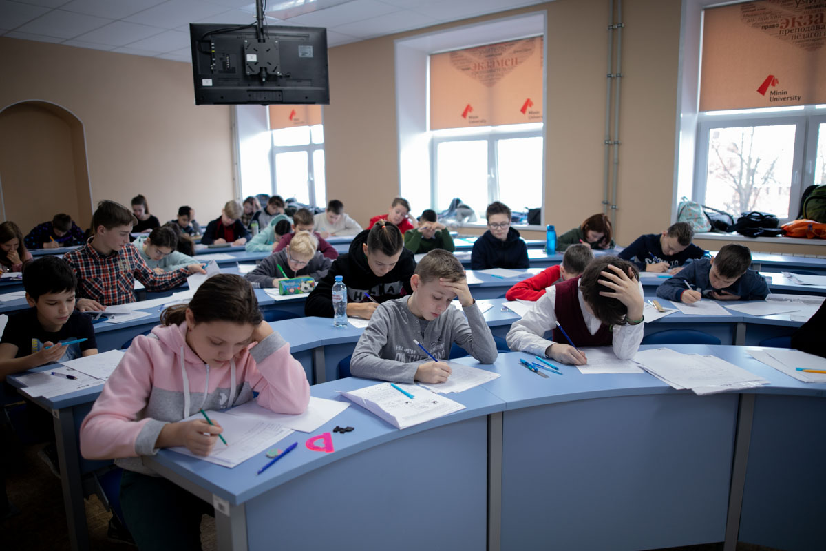 Более 100 школьников приняли участие в математическом празднике, организованном Мининским университетом