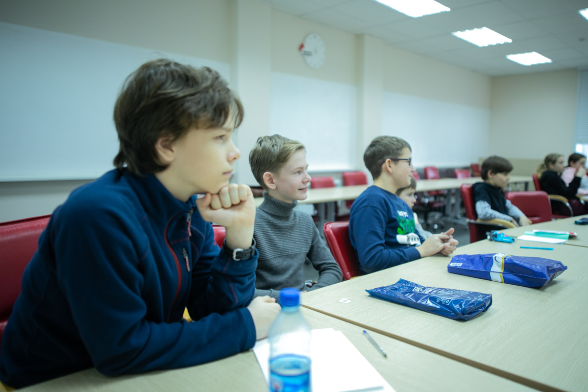 Более 100 школьников приняли участие в математическом празднике, организованном Мининским университетом