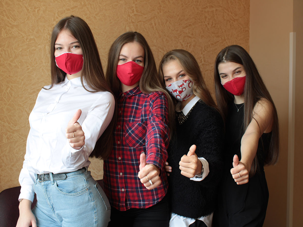 В Мининском университете прошла акция «Сшей маску себе и волонтеру Мининского»
