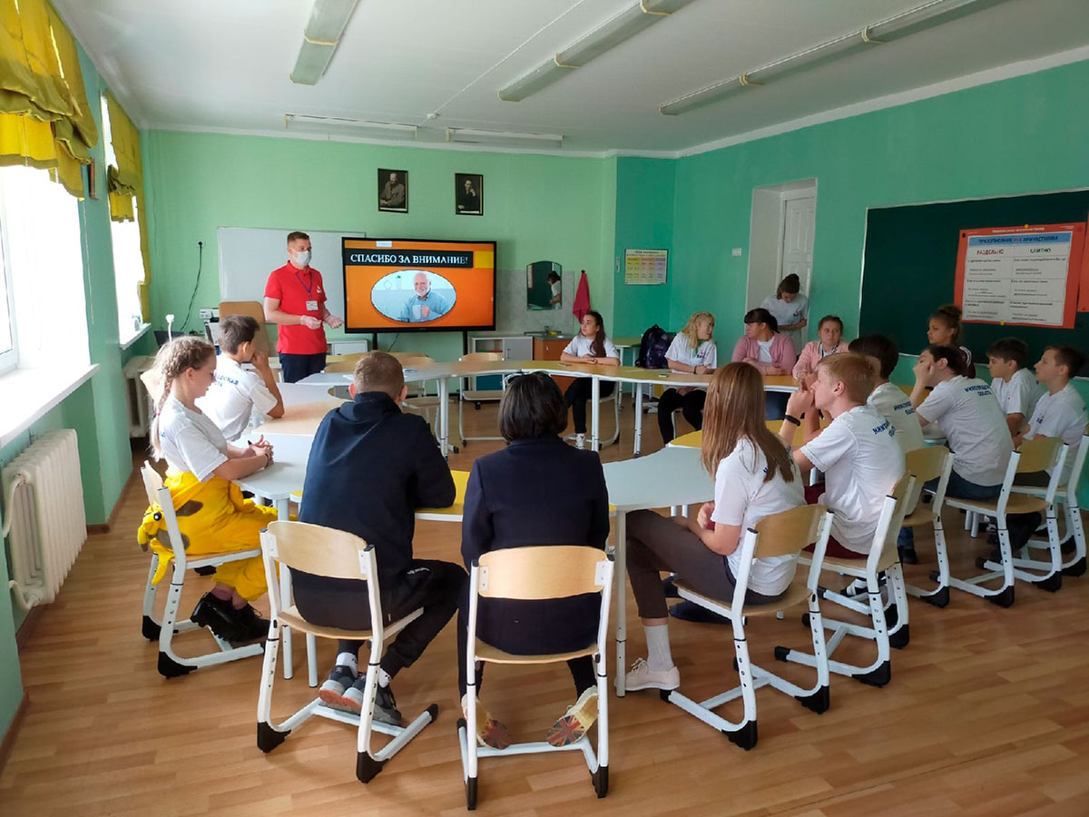 Студенты Мининского университета приняли участие в профильной смене школьников по направлению «Наука» региональной проектной линии «Талант 52»