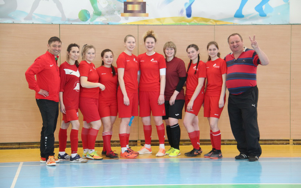 Серебряный успех команды женского мини-футбола Мининского университета