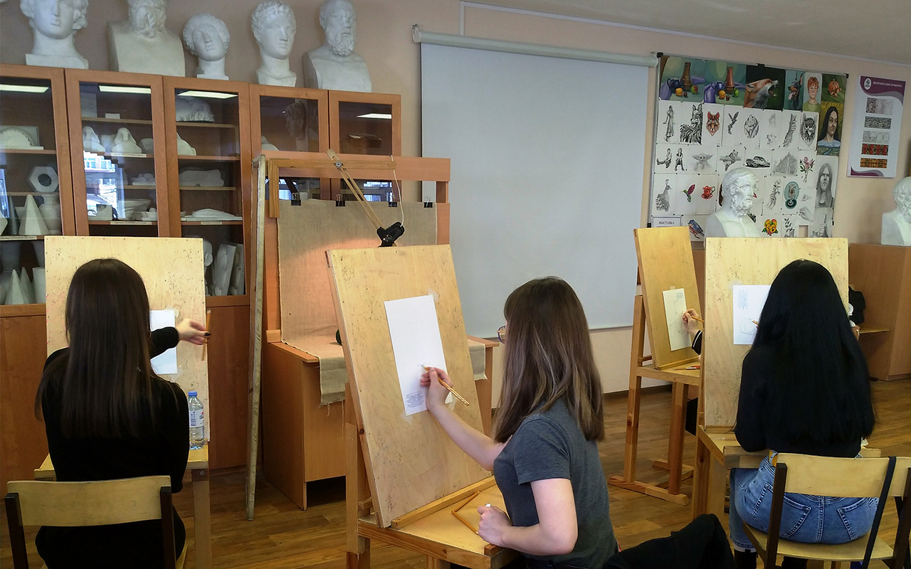 Преподаватели Мининского университета стали экспертами олимпиады по изобразительным и прикладным видам искусств 