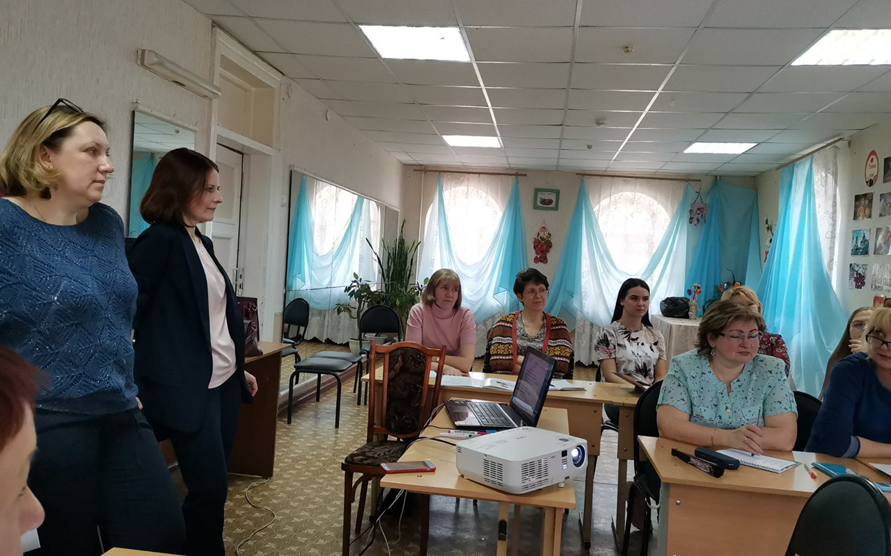 29 апреля преподаватели Мининского университета провели семинар по основам взаимодействия взрослого и ребенка