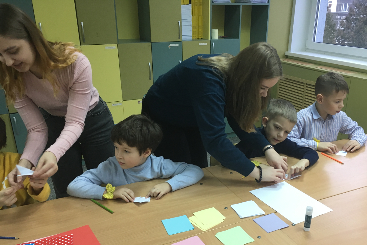 Команда Мининского провела фестиваль «Профессия волонтёр» для учеников начальной школы  