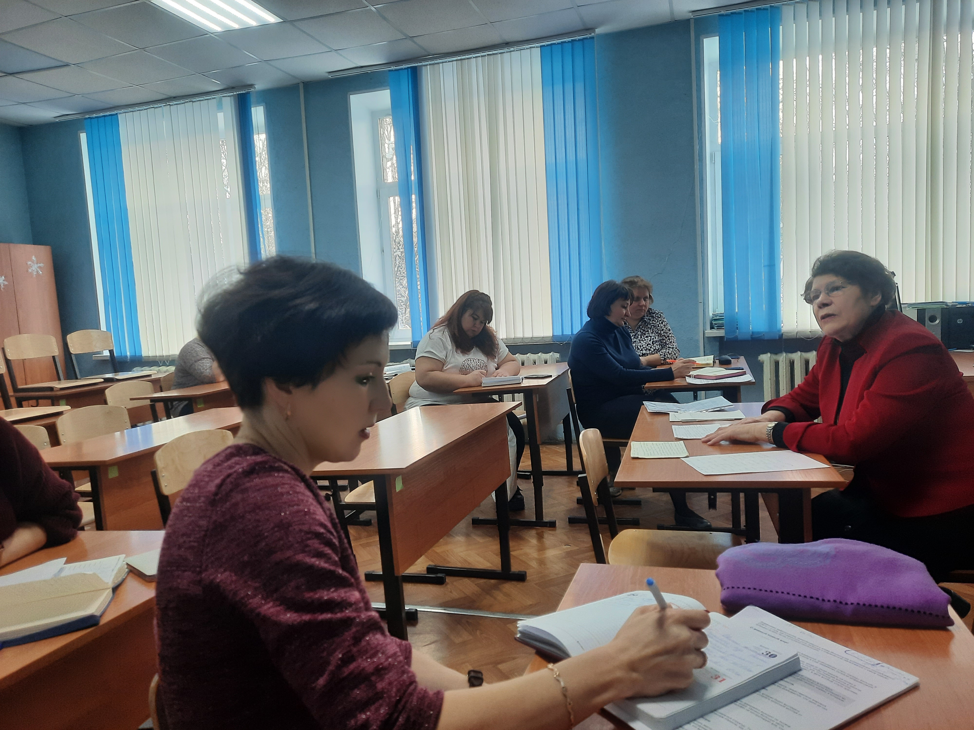 Команда Мининского провела в школе семинар «Интерактивные технологии педагогического просвещения родителей в работе классного руководителя» 
