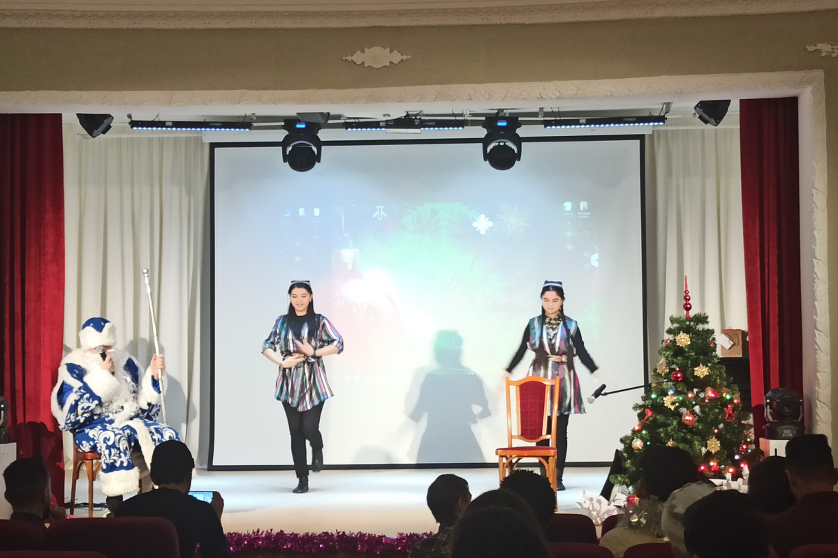Иностранные студенты Мининского приняли участие в Межвузовском фестивале «Новый год по-русски» 
