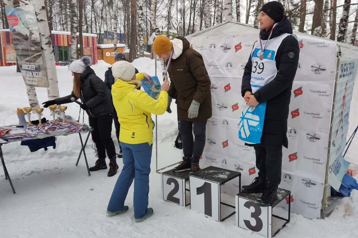 Команда Мининского заняла призовые места в соревнованиях по скандинавской ходьбе  