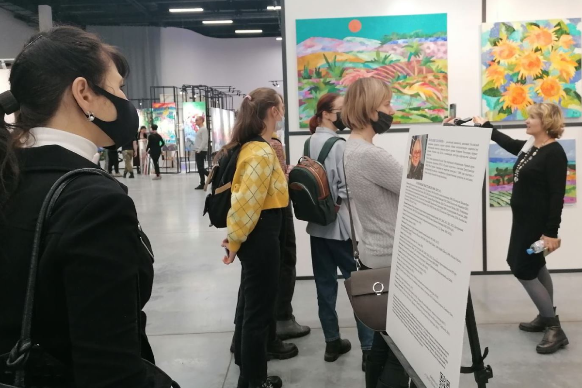 Студенты-дизайнеры побывали на международной выставке искусств «АРТ МИР» 
