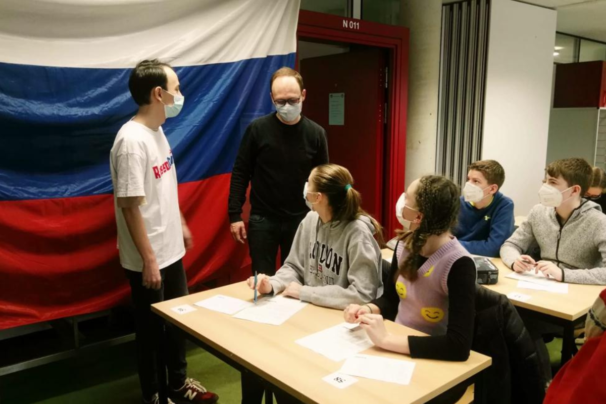 Студенты Мининского приняли участие в проекте по популяризации русского языка „Руссомобиль“ в Эссене