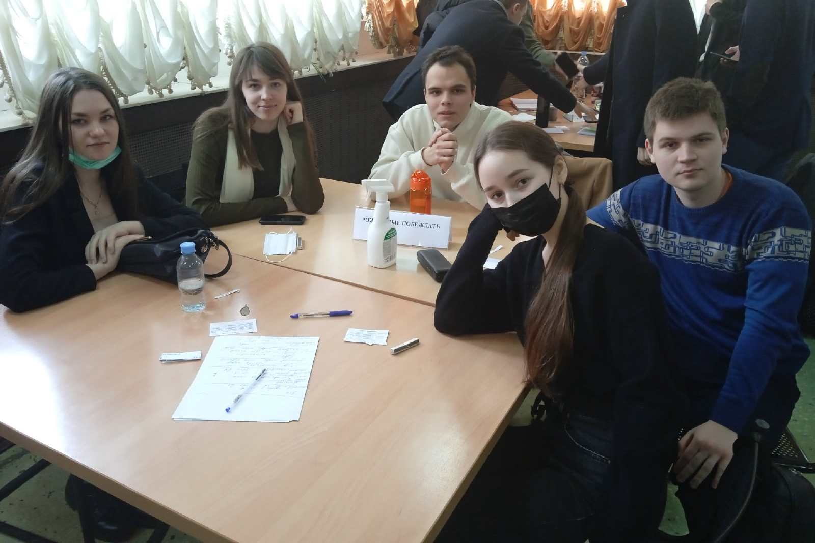 Команда Мининского принимает участие в Олимпиаде ПФО интеллектуальной игры «Что?Где?Когда?»