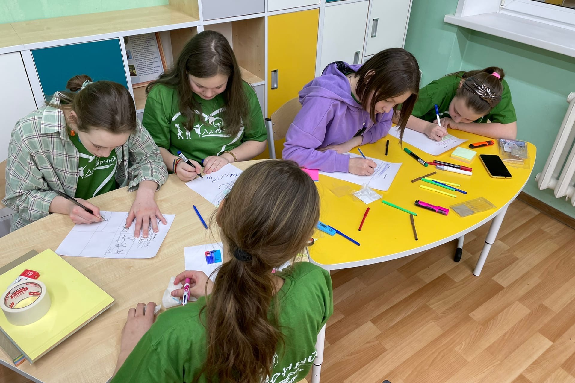 Команда Мининского провела серию творческих интенсивов в детском центре «Лазурный»