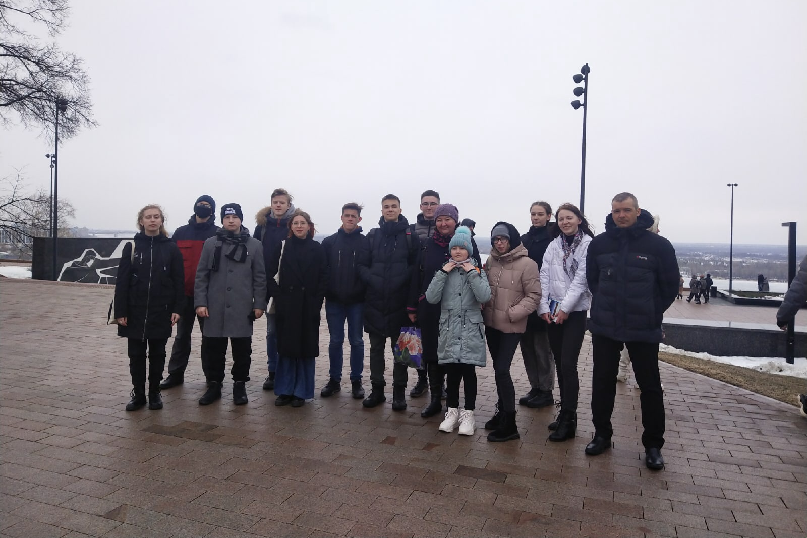 Студенты Мининского провели экскурсию по Нижегородскому кремлю для участников школьной олимпиады по географии