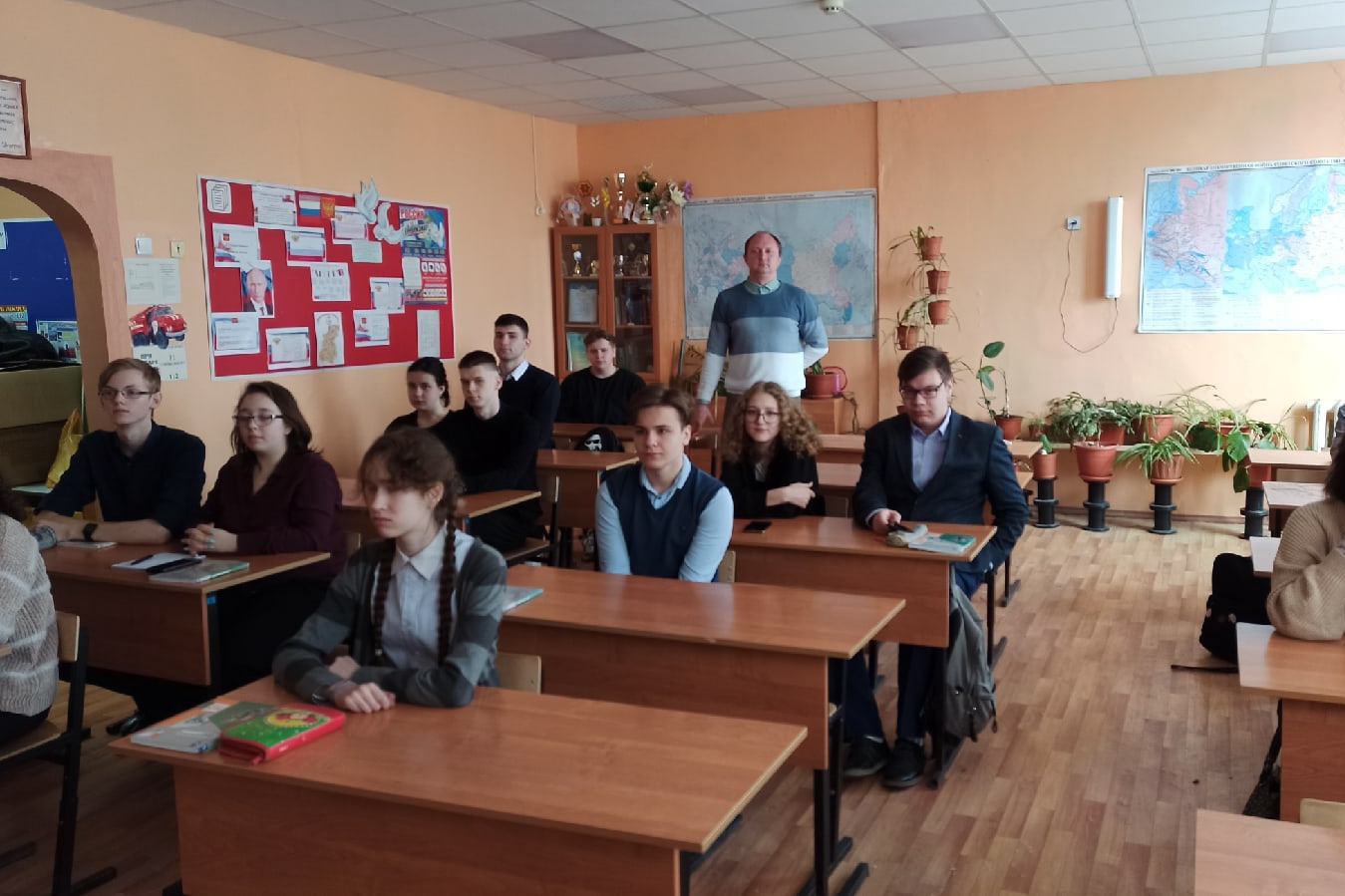 Профориентационный лекторий для школьников провел преподаватель Мининского университета