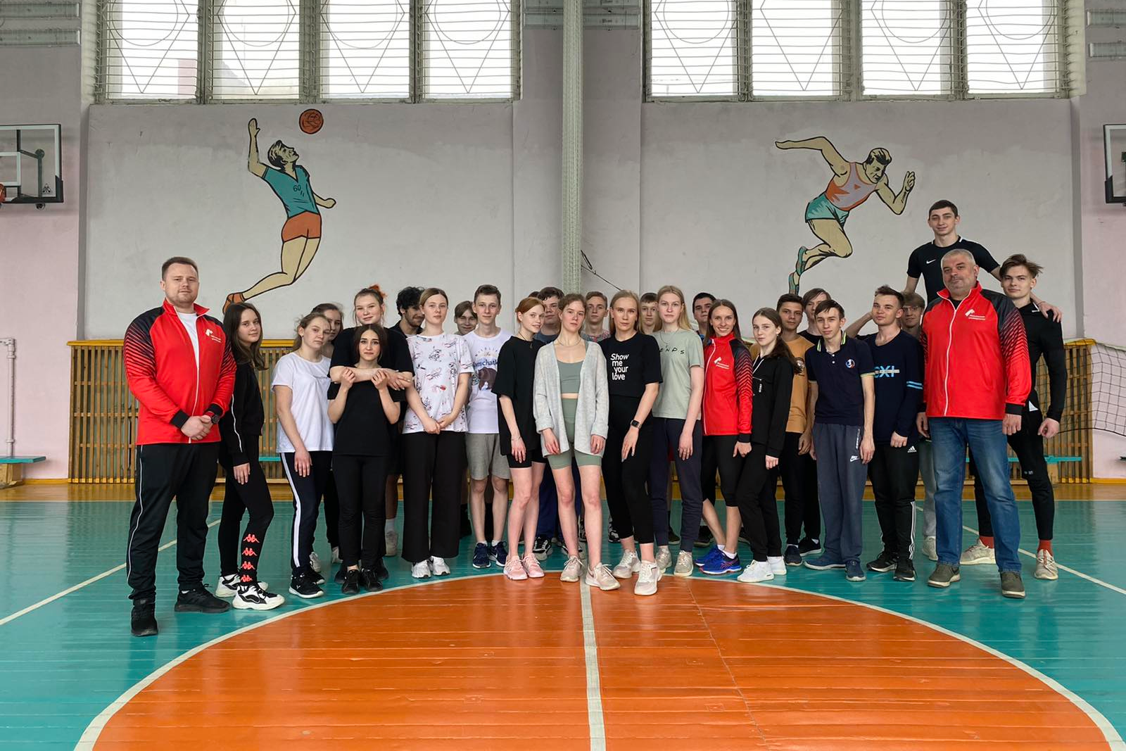 Команда Мининского провела спортивный мастер-класс для школьников 