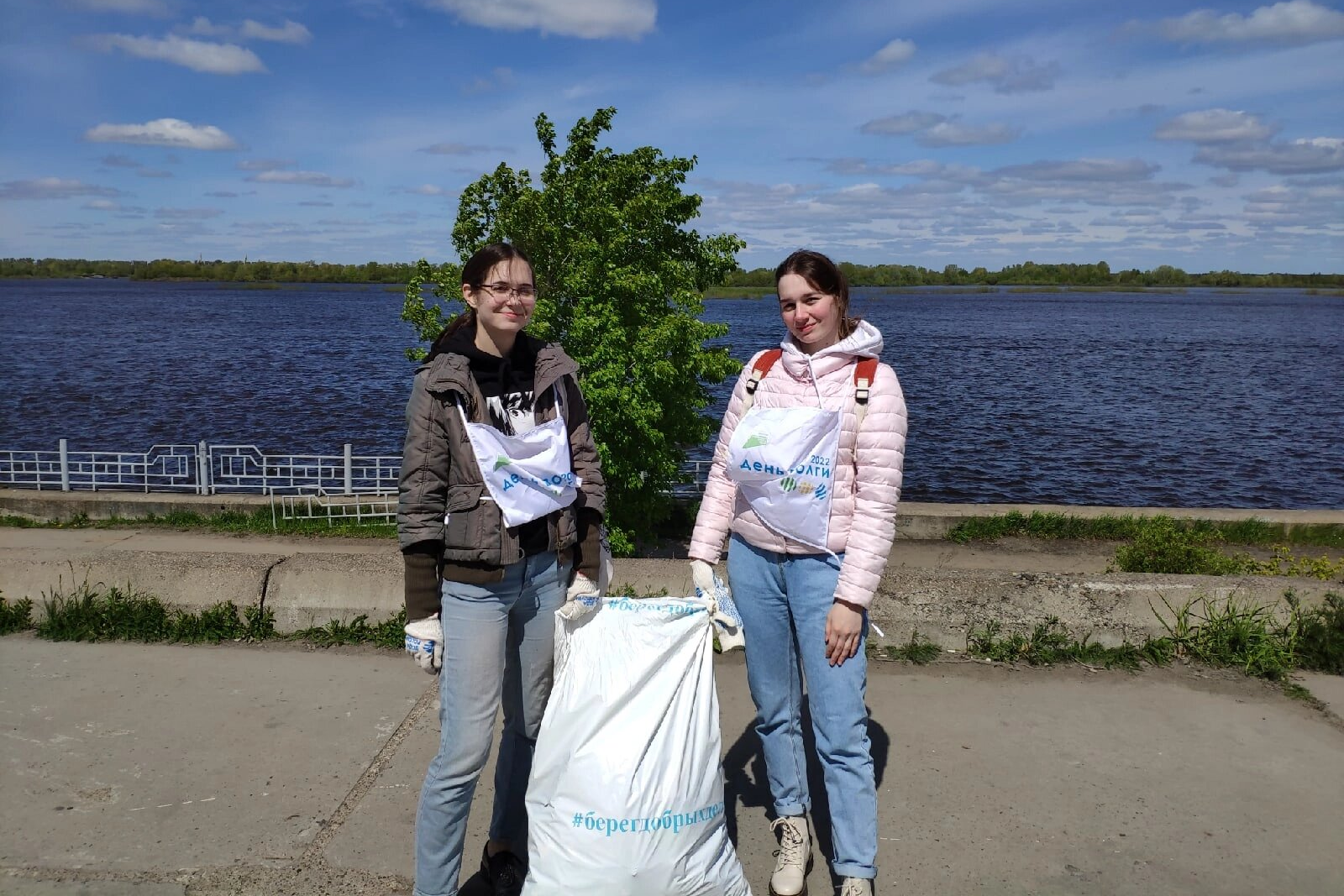 Студенты Мининского университета очистили берег Волги