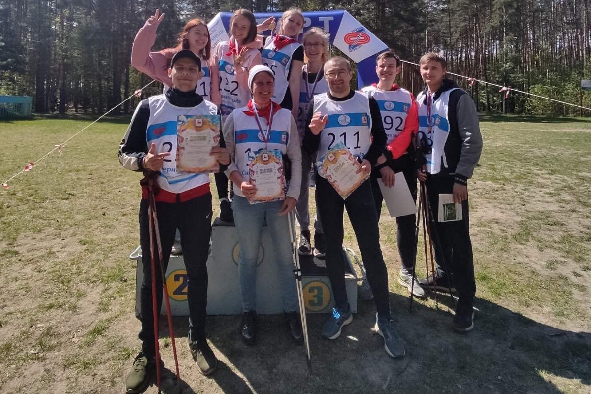 Студенты Мининского взяли золото на региональном этапе Кубка РФ по скандинавской ходьбе