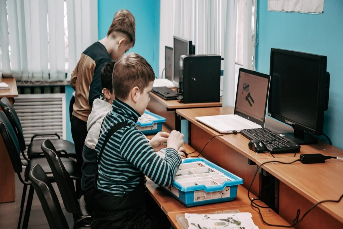 Школьники младших классов смогут изучать физику и дизайн в Мининском университете
