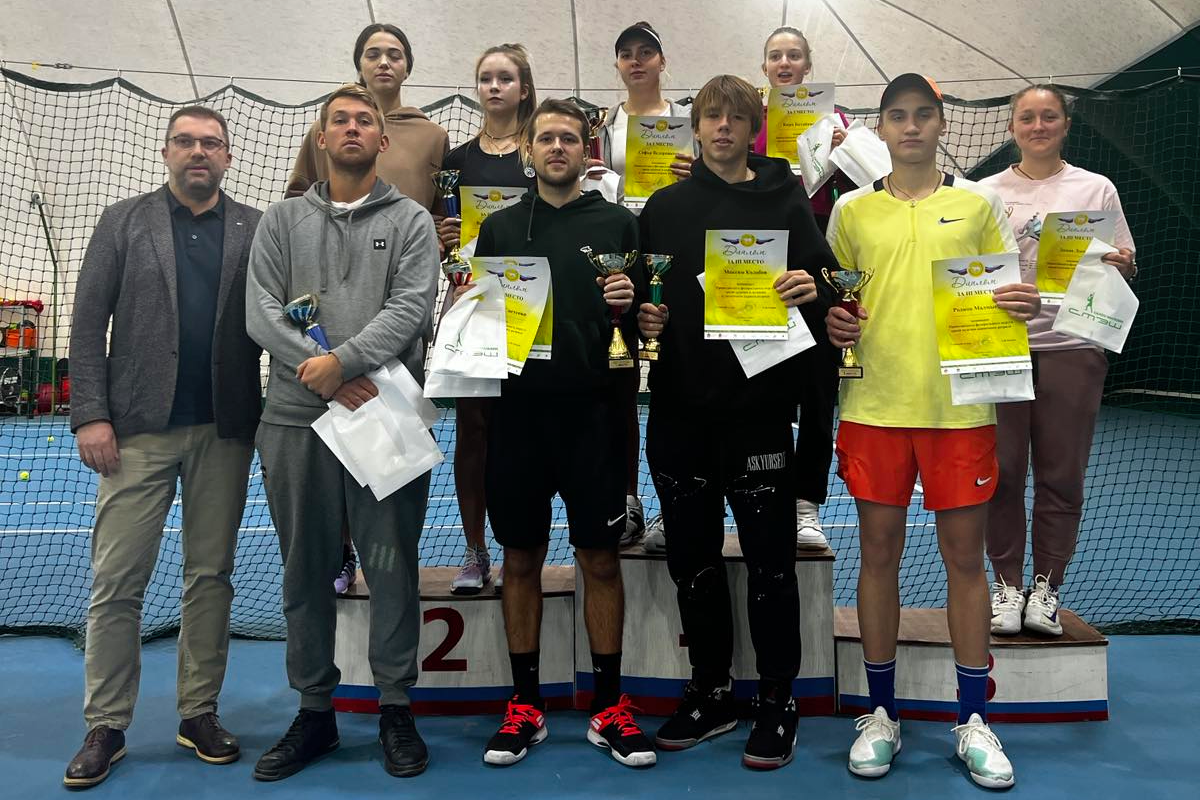 Спортсмен Мининского победил на межрегиональных соревнованиях по теннису