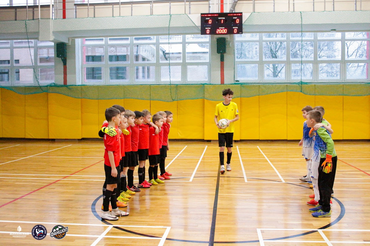 Турнир по мини-футболу среди детских команд стартовал в Мининском университете