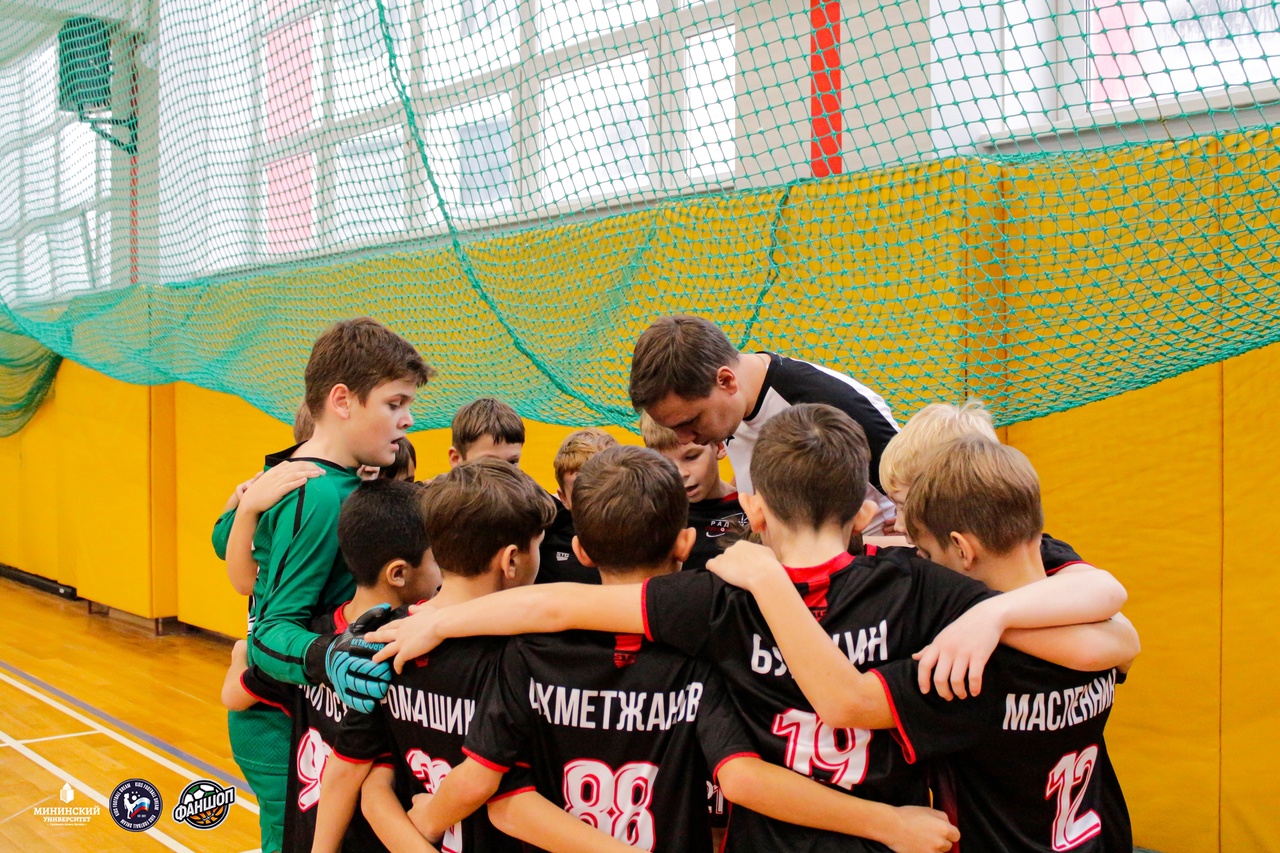 Турнир по мини-футболу среди детских команд стартовал в Мининском университете
