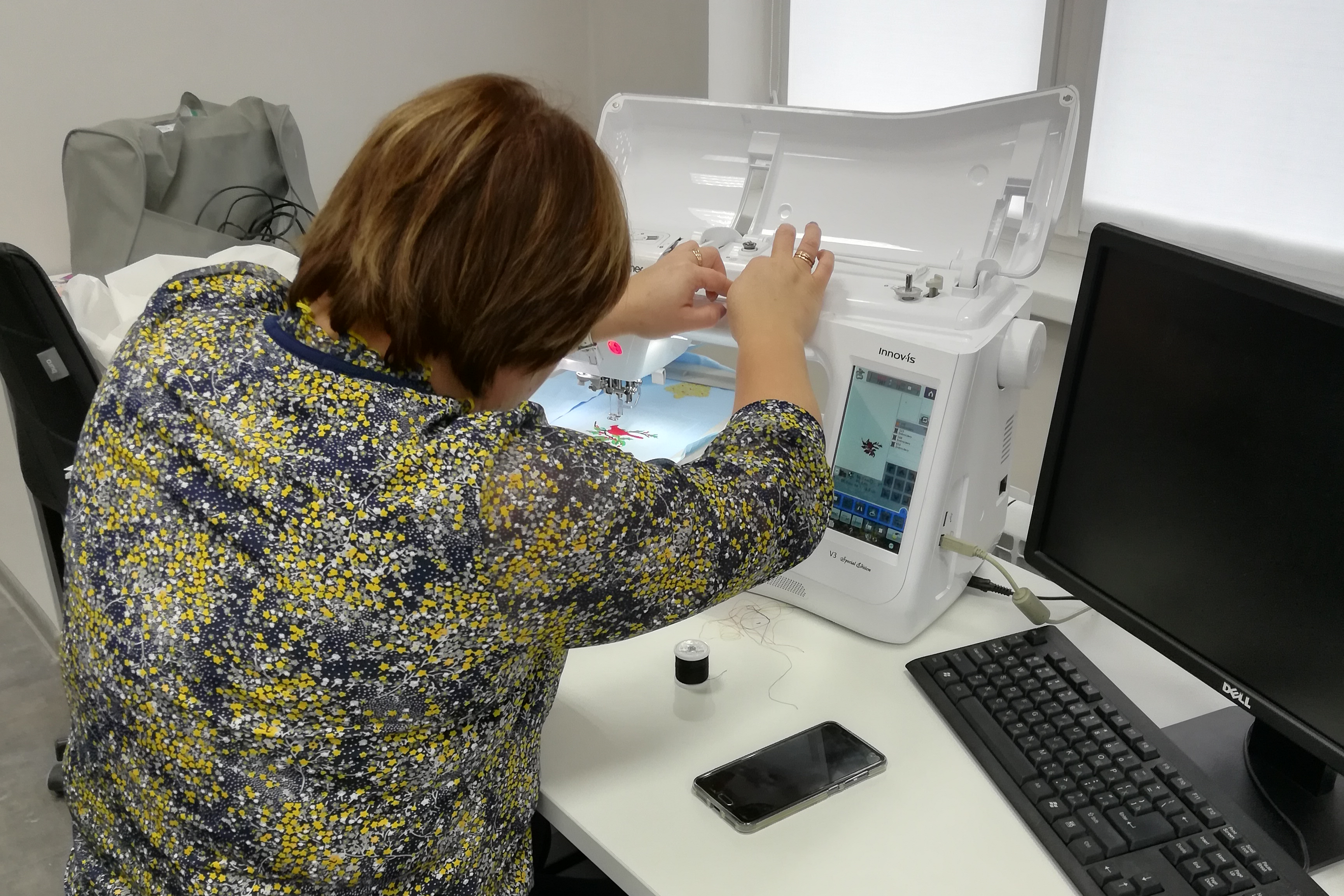 Учителей технологии Нижнего Новгорода и области научили работать на современном вышивальном оборудовании