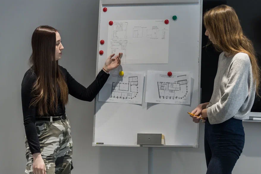 Как проектировать доступную среду для людей с ОВЗ, рассказали на лекции в Мининском университете