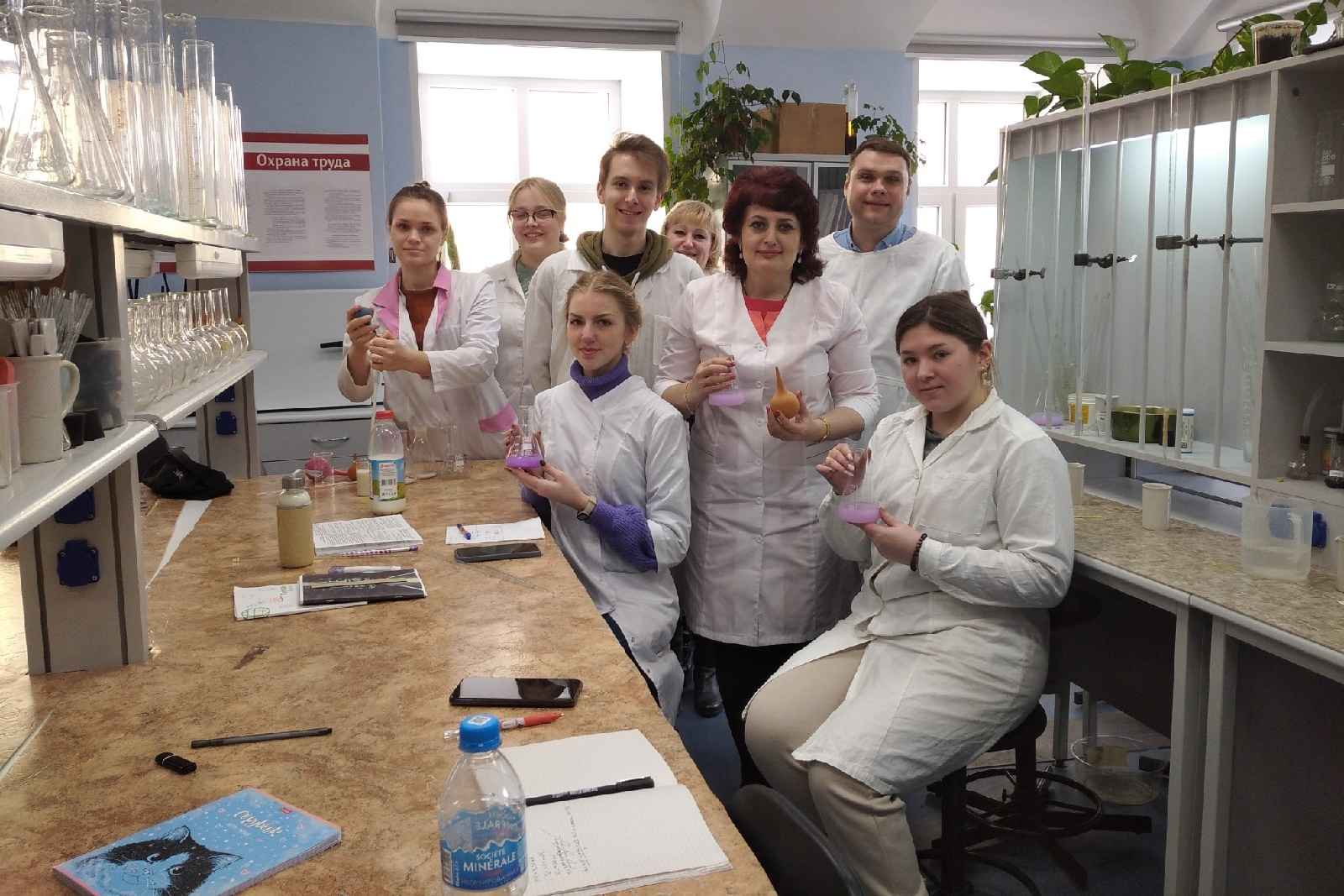 Студенты Мининского университета проверили молоко из магазинов города на уровень содержания ионов кальция и магния