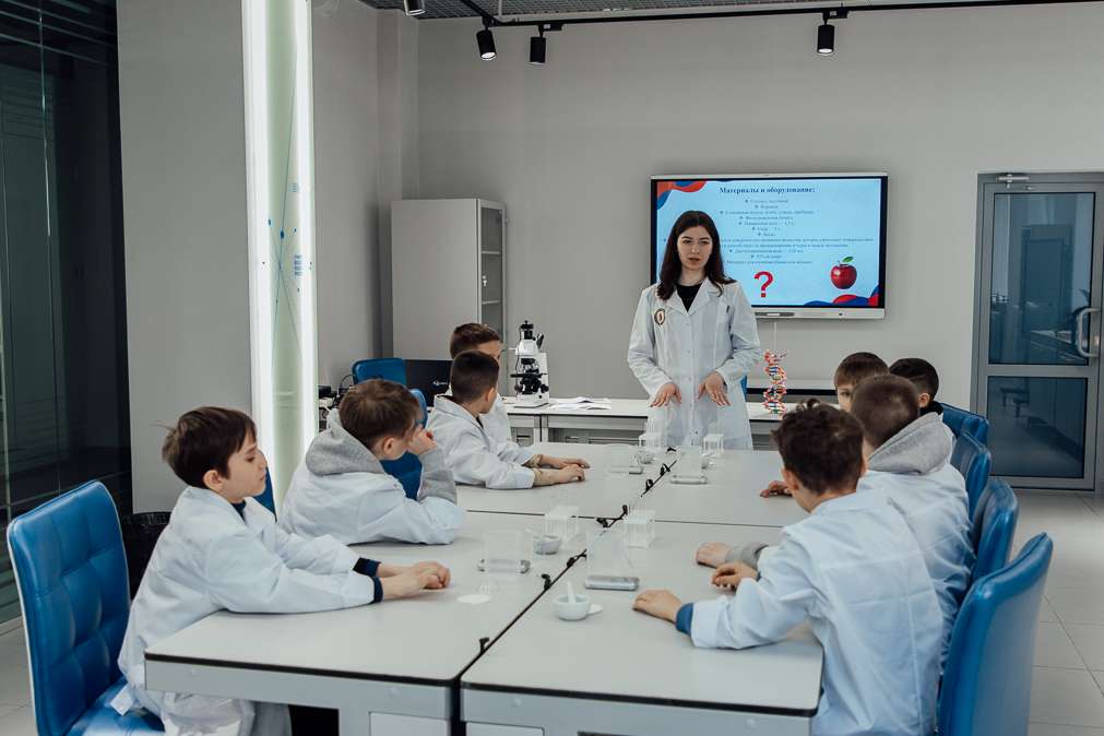 Мининский университет и “Единая Россия” запускают проект  “Научитель” для детей из ДНР и ЛНР 